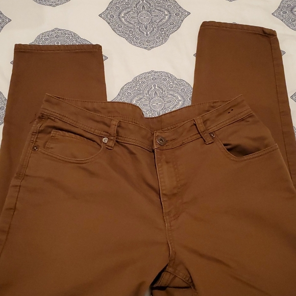 Hollywood pants - Picture 2 of 3